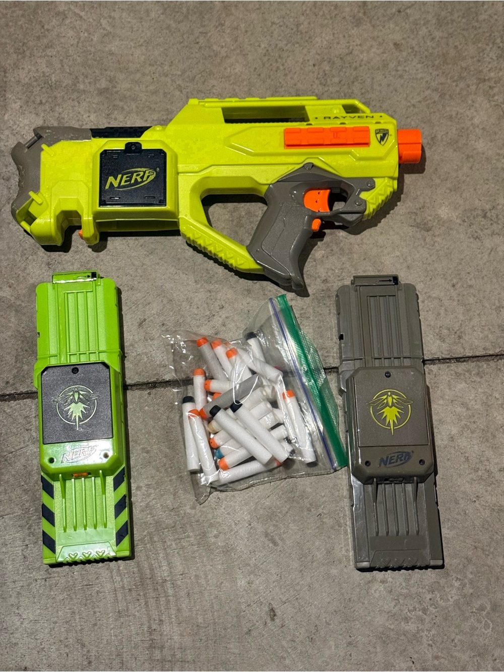 NERF N-Strike Rayven CS-18 Dart Blaster 2 Firefly Magazines Used Darts Working